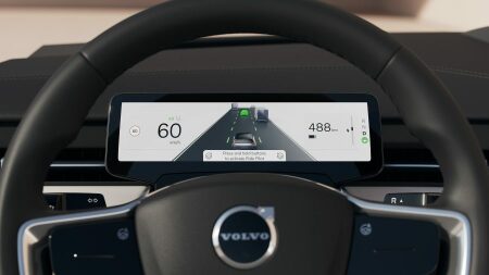 Volvo EX90 with Google HD maps