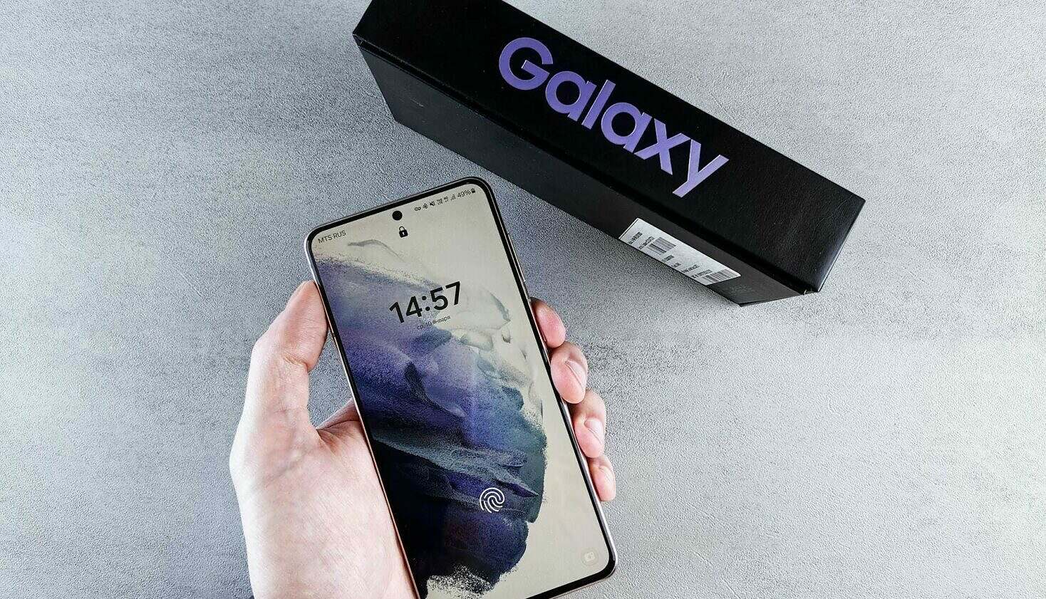 A Sumsung Galaxy smartphone