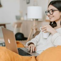 Apple laptop